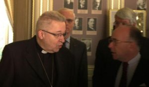 Vigipirate "adapté" pour les églises annonce Cazeneuve
