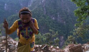 Au Népal, la difficile survie dans les villages reculés