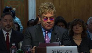 Elton John aux USA : la lutte contre le sida n'est pas terminée