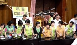 Taiwan: bagarre dans l'enceinte du parlement sur le nucléaire