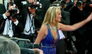 Montée des marches à Cannes: défilé de stars sur tapis rouge