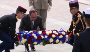 8 mai: Hollande célèbre à Paris la victoire sur le nazisme