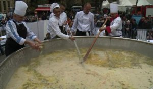 La Bosnie se vante d'avoir préparé la plus grande soupe du monde