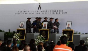 Mexique: funérailles de 15 policiers tués dans une embuscade