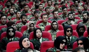 Afghanistan: des femmes officiers célèbrent la fin de leur formation