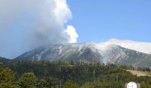 Eruption volcanique au Japon: 4 morts confirmés