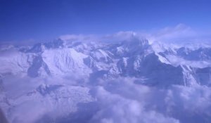 Un guide promet l'ascension de l'Everest en 42 jours