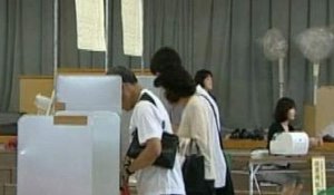 Élections sénatoriales au Japon, la coalition du Premier Shinzo Abe donnée gagnante