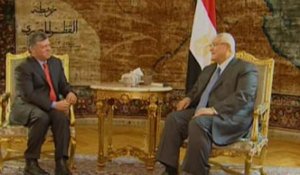 Le roi de Jordanie au Caire, lancement de la révision constitutionnelle