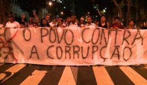 Brésil: Rousseff propose un référendum sur une réforme politique