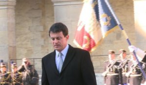Valls rend hommage aux gendarmes tués en 2012