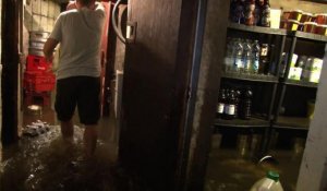 Bordeaux: commerces inondés par les orages