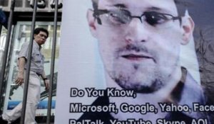 Snowden demande l'asile politique à la Russie, selon les services consulaires