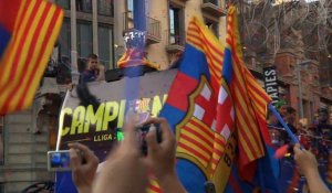 Foot: Barcelone et Manchester célèbrent leurs champions
