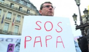Des pères séparés manifestent à Paris pour l'égalité parentale