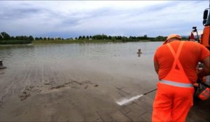 Nettoyage le long du Danube en Autriche après les inondations