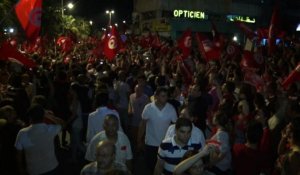 Crise en Tunisie: une foule d'opposants dans la rue