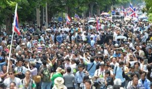 En Thaïlande, l'opposition manifeste contre un projet de loi d'amnistie controversé