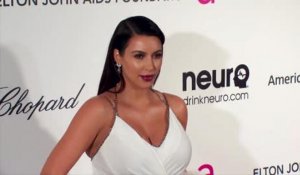 Kim Kardashian assortit sa poussette à la couleur de la peau de bébé North