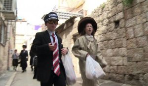 Jérusalem: les ultra-orthodoxes célèbrent Pourim