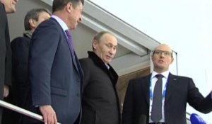 Poutine visite les installations Olympiques à Sotchi
