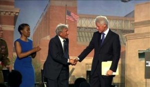 Clinton et Wiesel marquent les 20 ans du musée de l'holocauste
