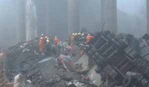 Chine: un camion de pétards explose, fait s'effondrer un pont