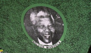 Afrique du Sud: Nelson Mandela toujours hospitalisé