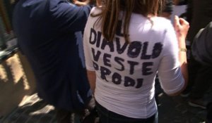 Italie: Prodi donné favori, tensions devant le parlement