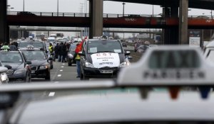 Les taxis dénoncent de nouveau la "concurrence déloyale" des VTC