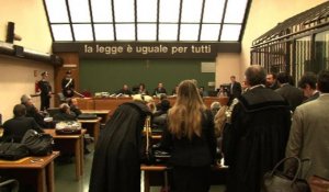 Italie: début du procès de Berlusconi pour corruption à Naples