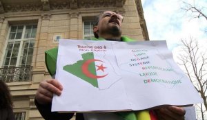 Manifestation anti-Bouteflika devant l'ambassade d'Algérie à Paris