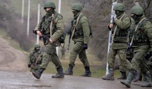 Des soldats russes sur le pied de guerre à la frontière ukrainienne