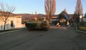 Crimée: des soldats ukrainiens évacuent la base de Perevalne