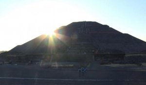 Mexique: des milliers de personnes à Teotihuacan pour l'équinoxe