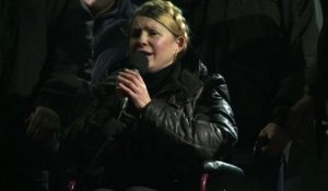 Ukraine: Timochenko, en larmes, acclamée à Kiev