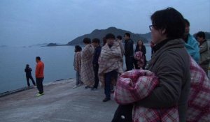 Corée du Sud: efforts désespérés pour retrouver les naufragés