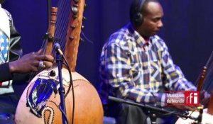 Toumani & Sidiki Diabate interprètent "Lampedusa" dans Musiques du Monde sur #RFI
