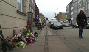 Copenhague: bouquets et bougies en hommage au tueur présumé