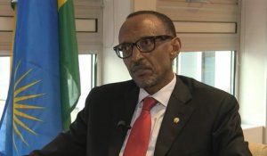 Paul Kagame en visite à Paris, ses partisans et opposants défilent dans la capitale