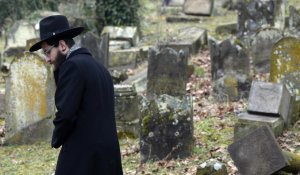 Cimetière juif profané : cinq mises en examen, le "mobile antisémite" retenu
