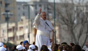 Le pape François à Naples : "La corruption pue comme un animal mort"