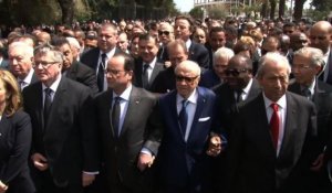 Tunis: Hollande et Essebsi marchent "contre le terrorisme"