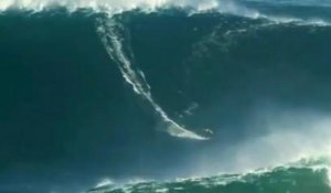 Il surfe sur la plus haute vague: 27 mètres