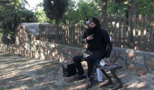 Ils parodient avec humour les vidéos de Daesh  