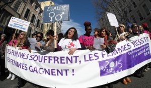 Au moins 1 700 manifestants à Paris pour défendre le droit des femmes