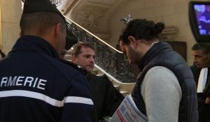 Un recruteur présumé et deux jihadistes en herbe jugés à Paris