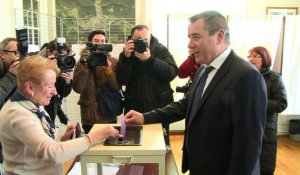Doubs: le candidat PS Frédéric Barbier a voté
