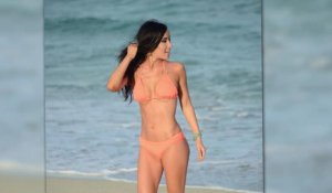Le mannequin pour bikini Lisa Opie est à couper le souffle à Miami Beach