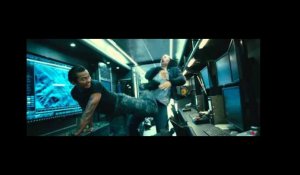 Fast & Furious 7 - Extrait 3 "Combat entre Brian et Kiet" VF [Au cinéma le 1er Avril]